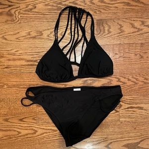 Black 2-piece bikini